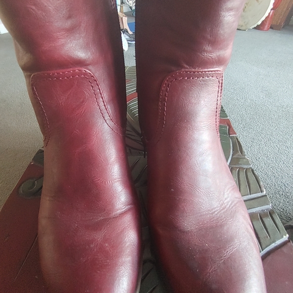 Ladies 9.5 Leather Boots Deep Red - Picture 4 of 6